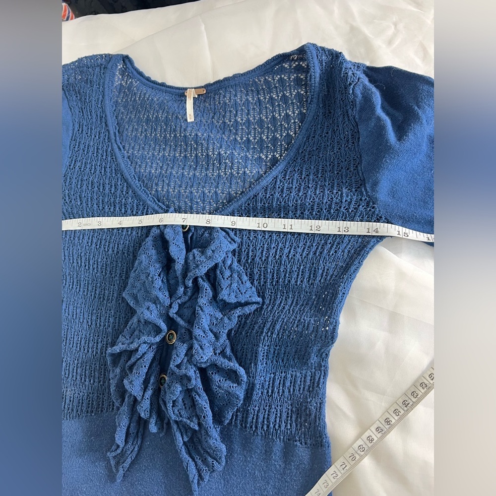 Free People Ruffle Front Crochet Henley Blue Sweater Size Medium - Picture 9 of 11